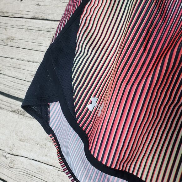 Under Armour Women's Shorts Size XL - Picture 2 of 9